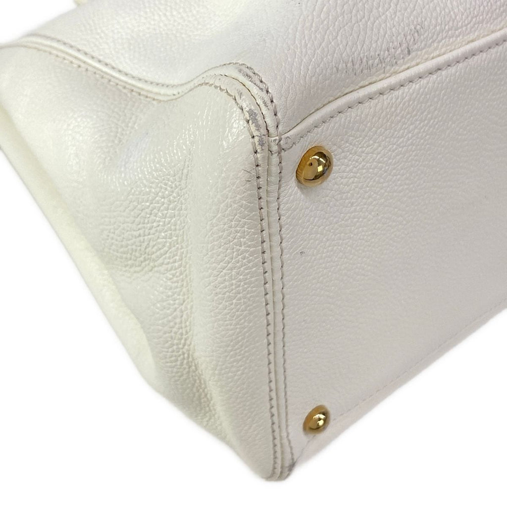 Chanel Tote Executive Line Ivory Gold Leather — view 7