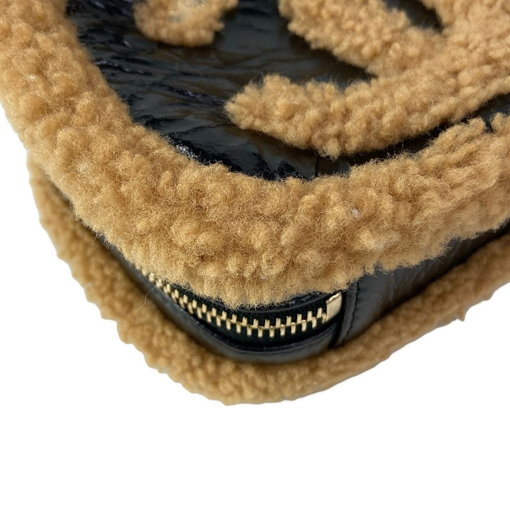Chanel Waist Pouch CC Mania Black Light Brown Gold CC Logo Shearling — view 7