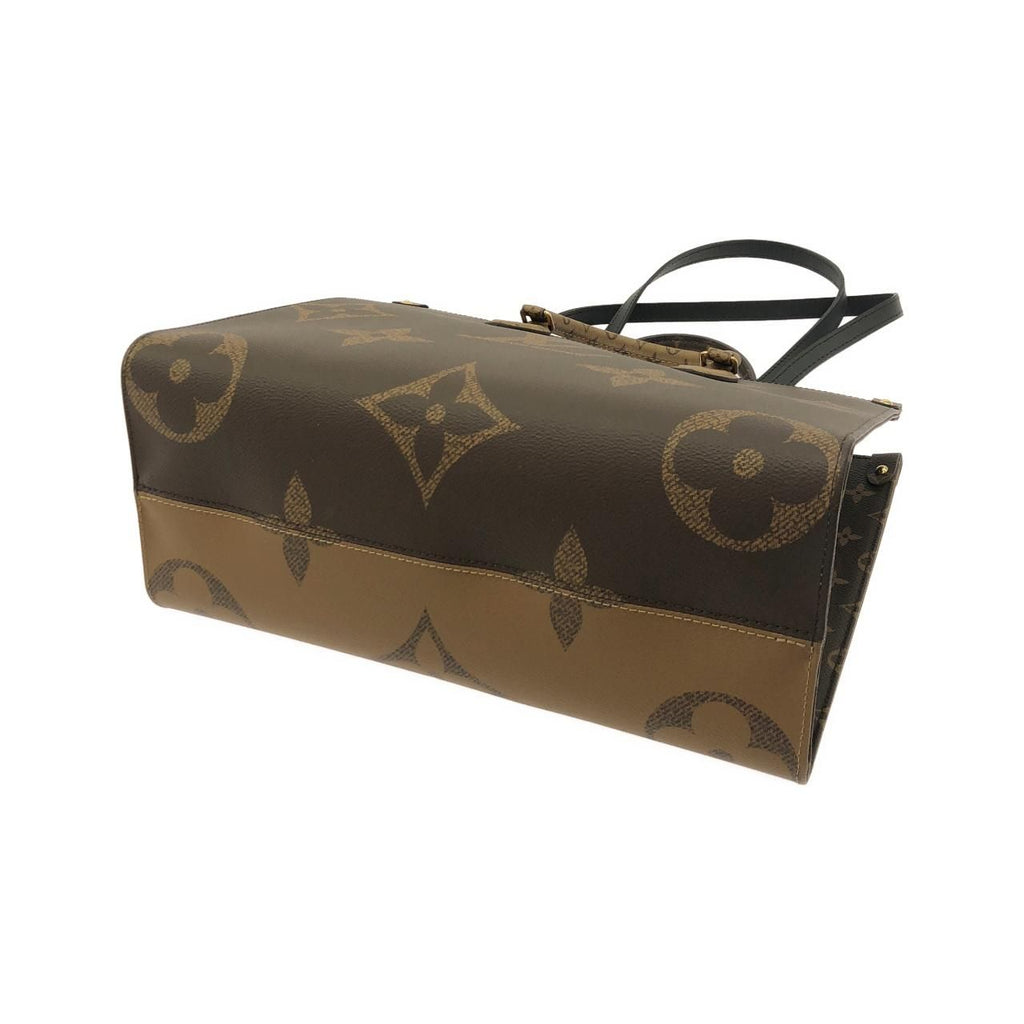 Louis Vuitton Monogram Giant On The Go MM — view 3