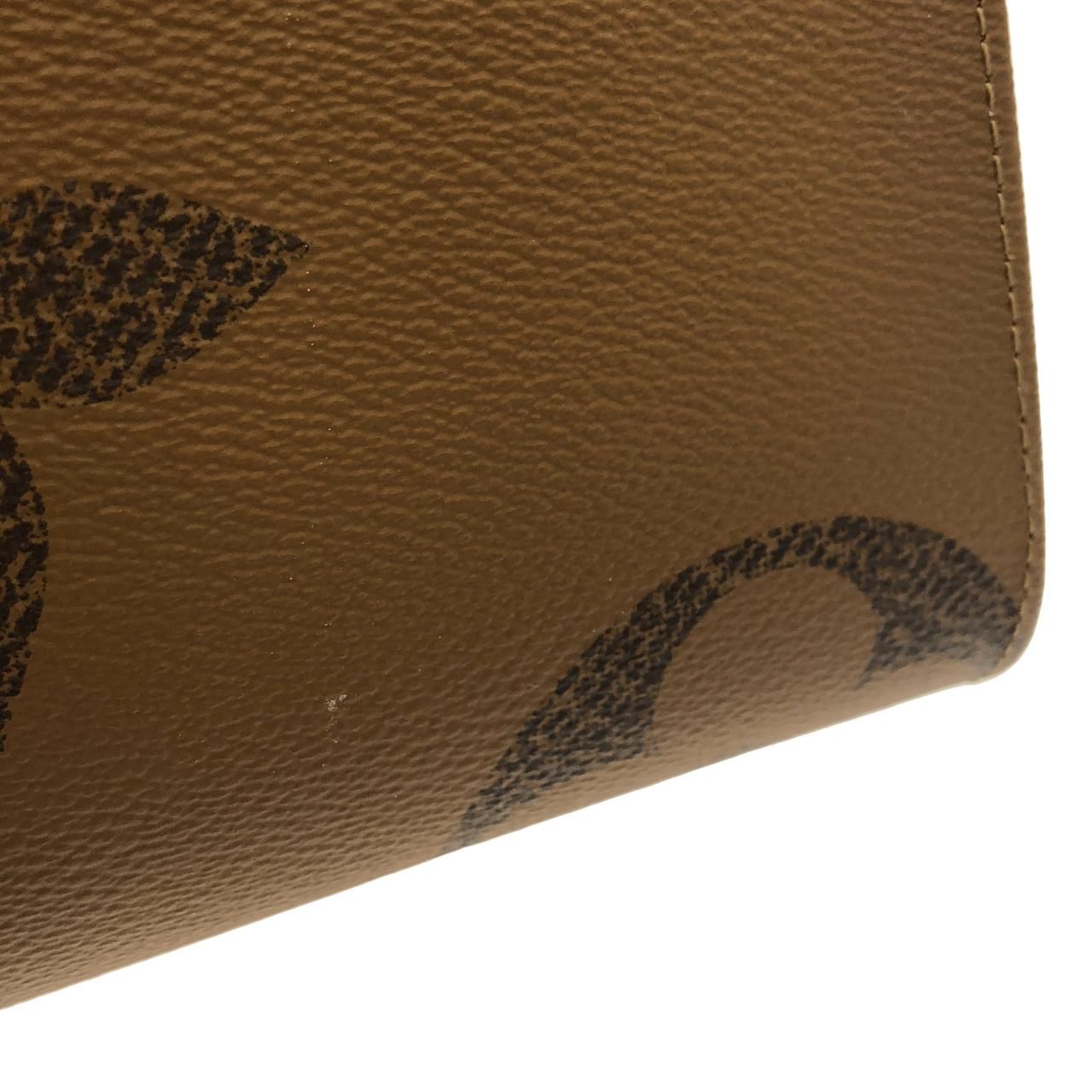 Louis Vuitton Monogram Giant On The Go MM — view 5