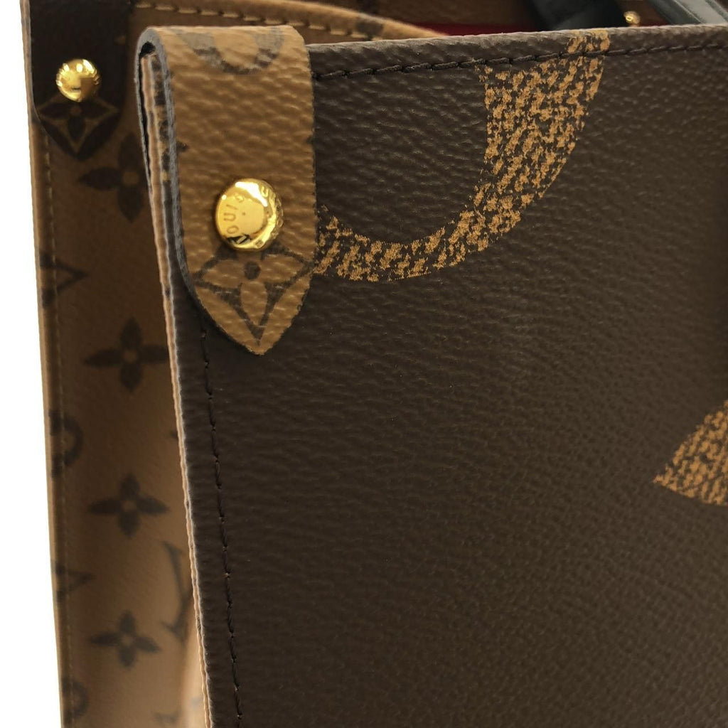 Louis Vuitton Monogram Giant On The Go MM — view 4