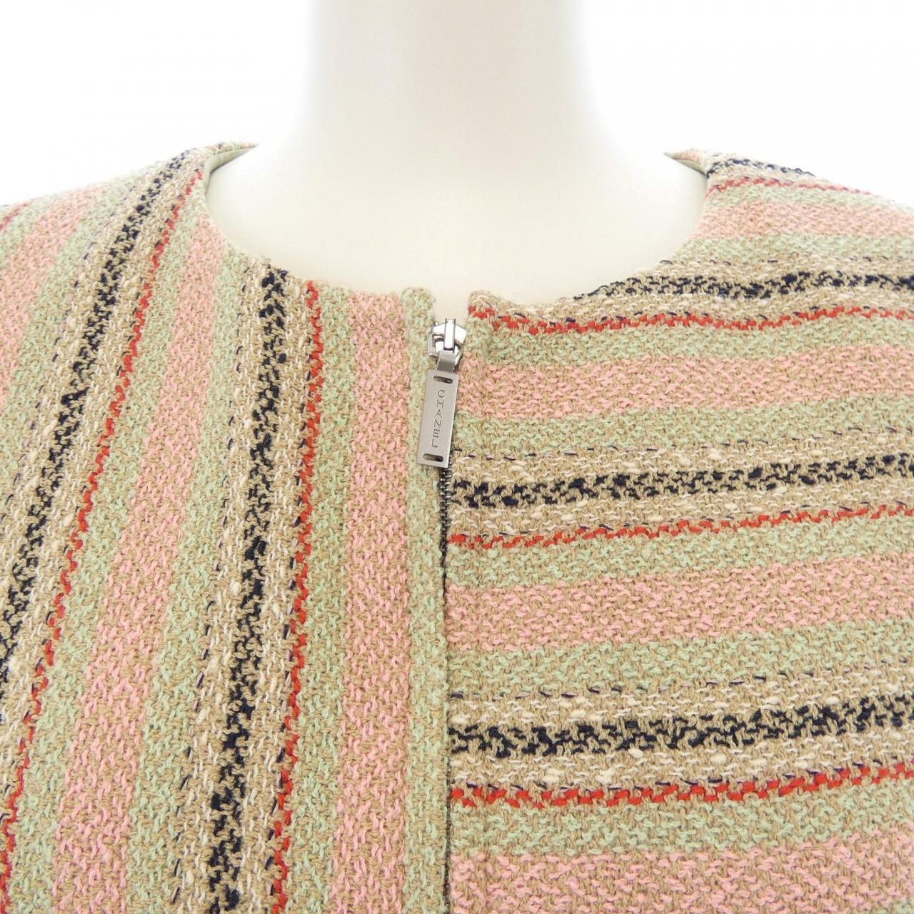 Chanel Vintage 00c Collarless Jacket — view 5