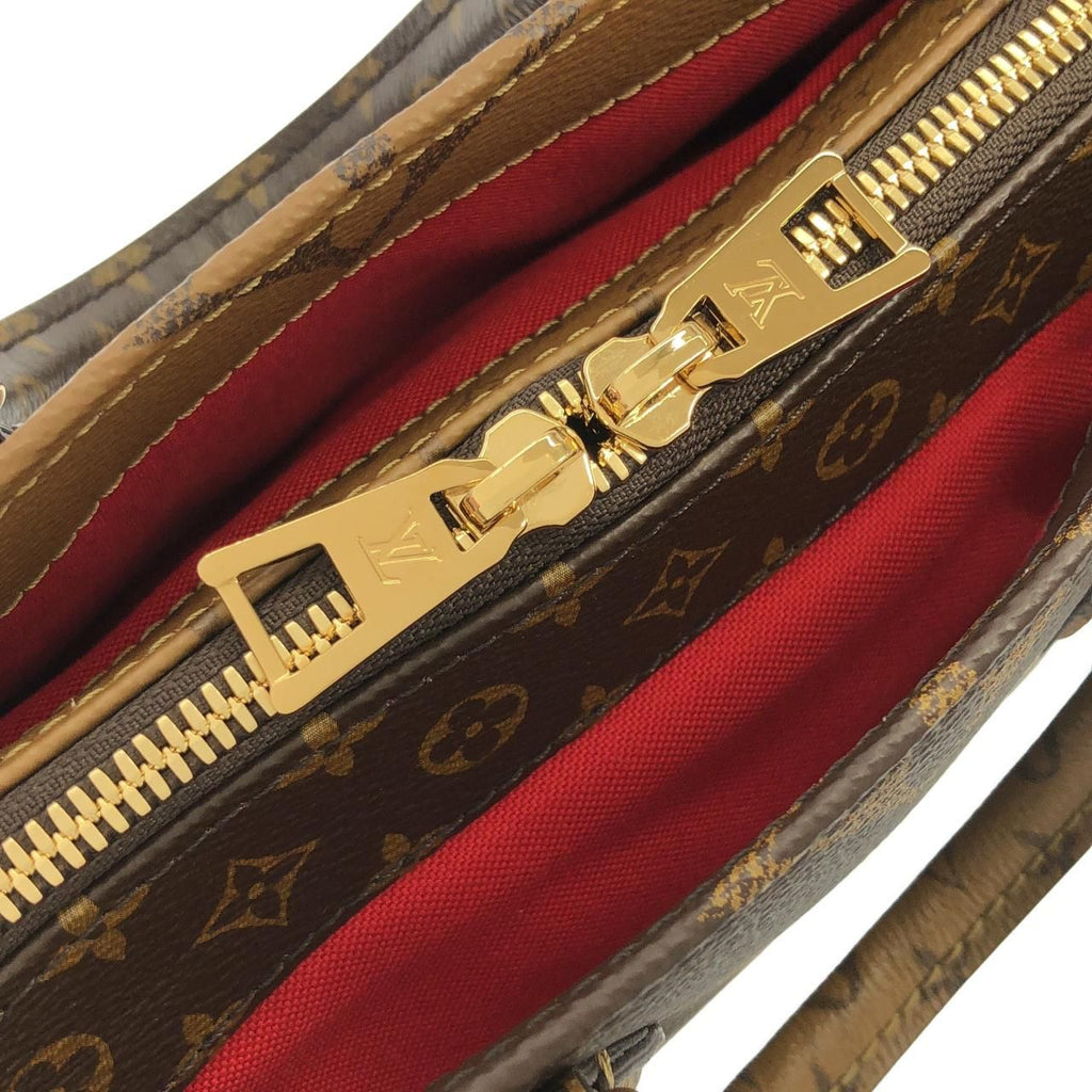 Louis Vuitton Monogram Reverse On The Go East West Chain — view 4