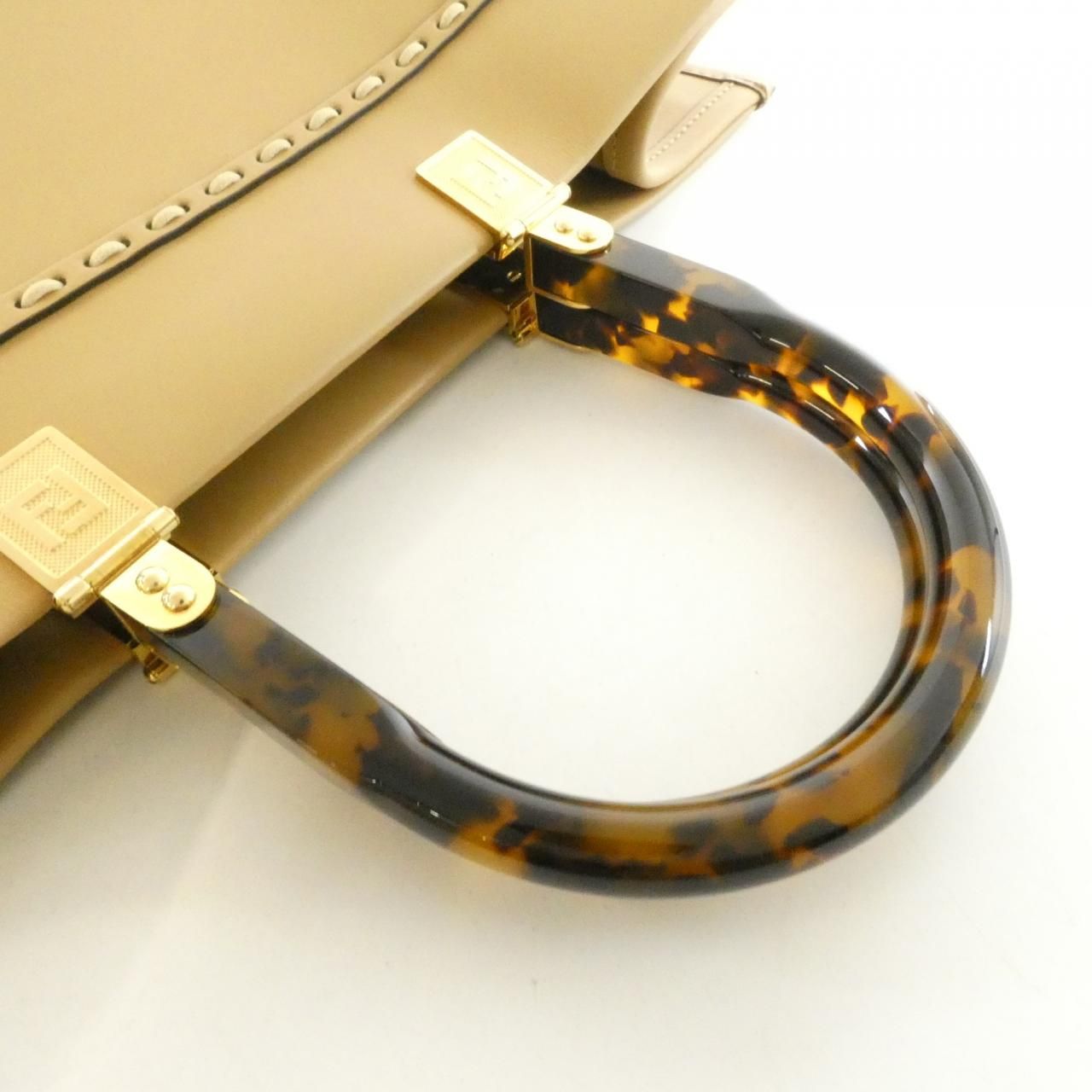 Fendi Sunshine Bag Handbag Gold — view 5