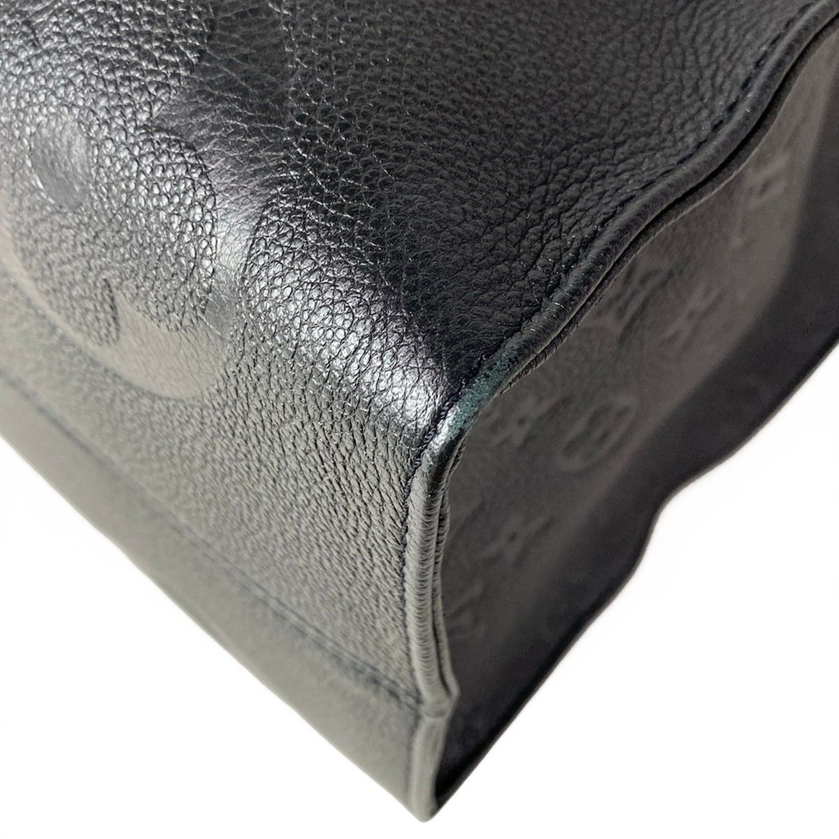 Louis Vuitton Tote Monogram Empreinte On The Go GM Noir Leather Cowhide — view 7