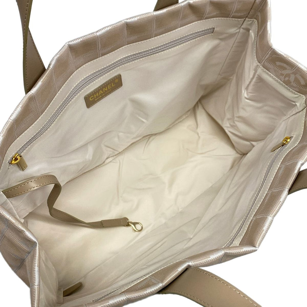 Chanel Tote New Travel Line MM Beige White Leather — view 7