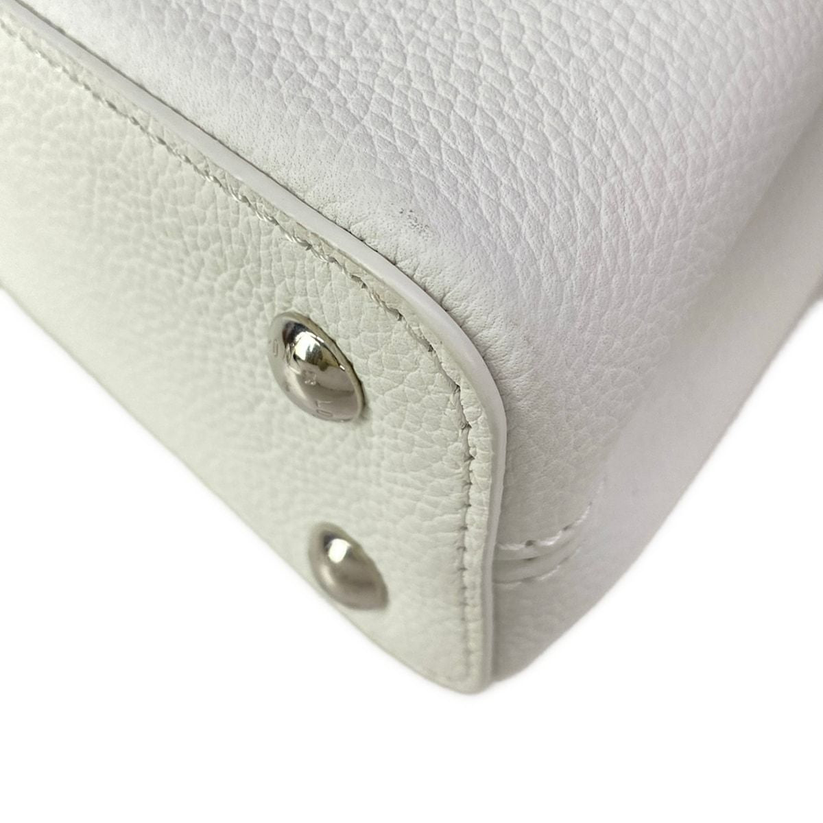 Louis Vuitton Handbag Capucines Ewmini Optic White Leather Cowhide — view 7