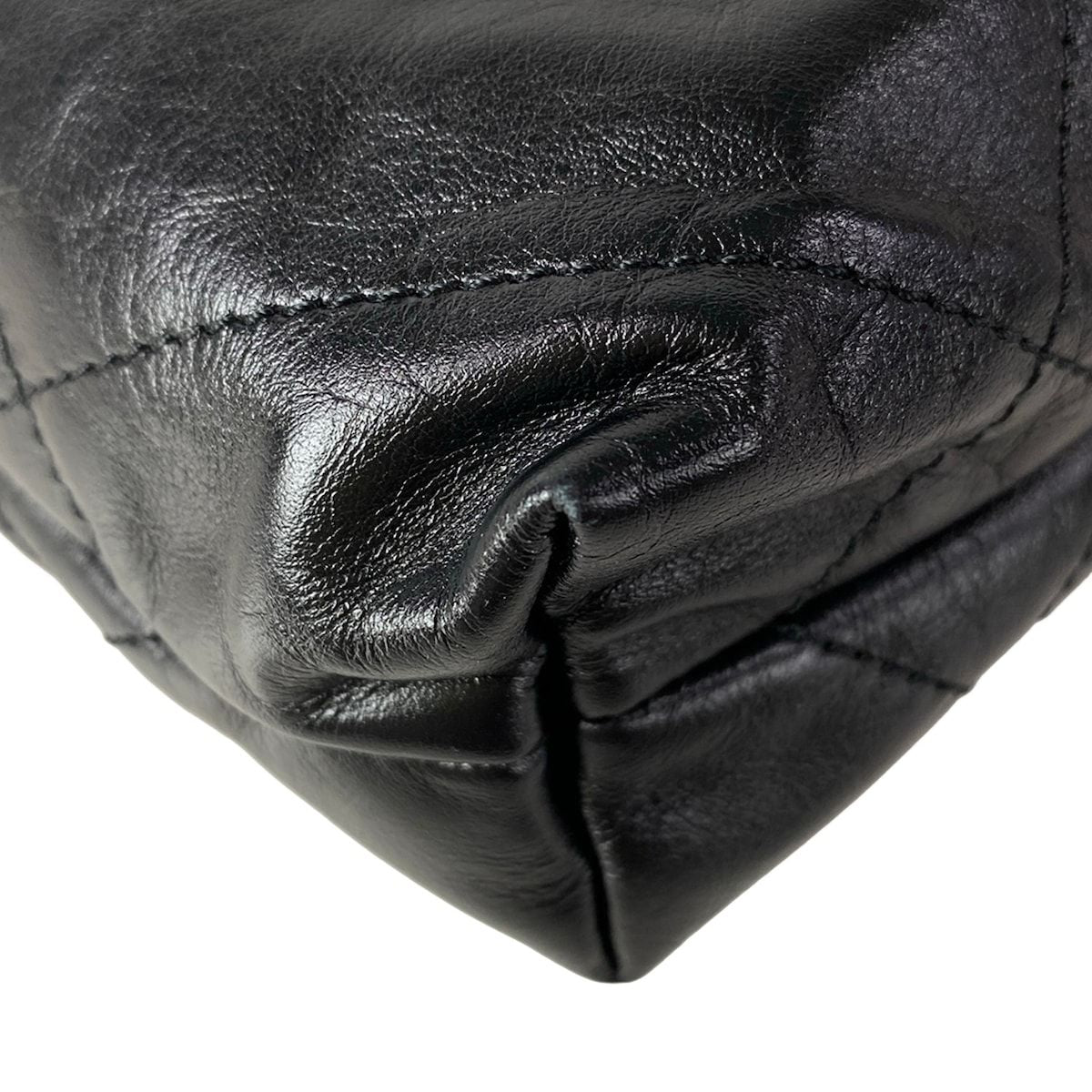 Chanel Handbag 22 Mini Black — view 8