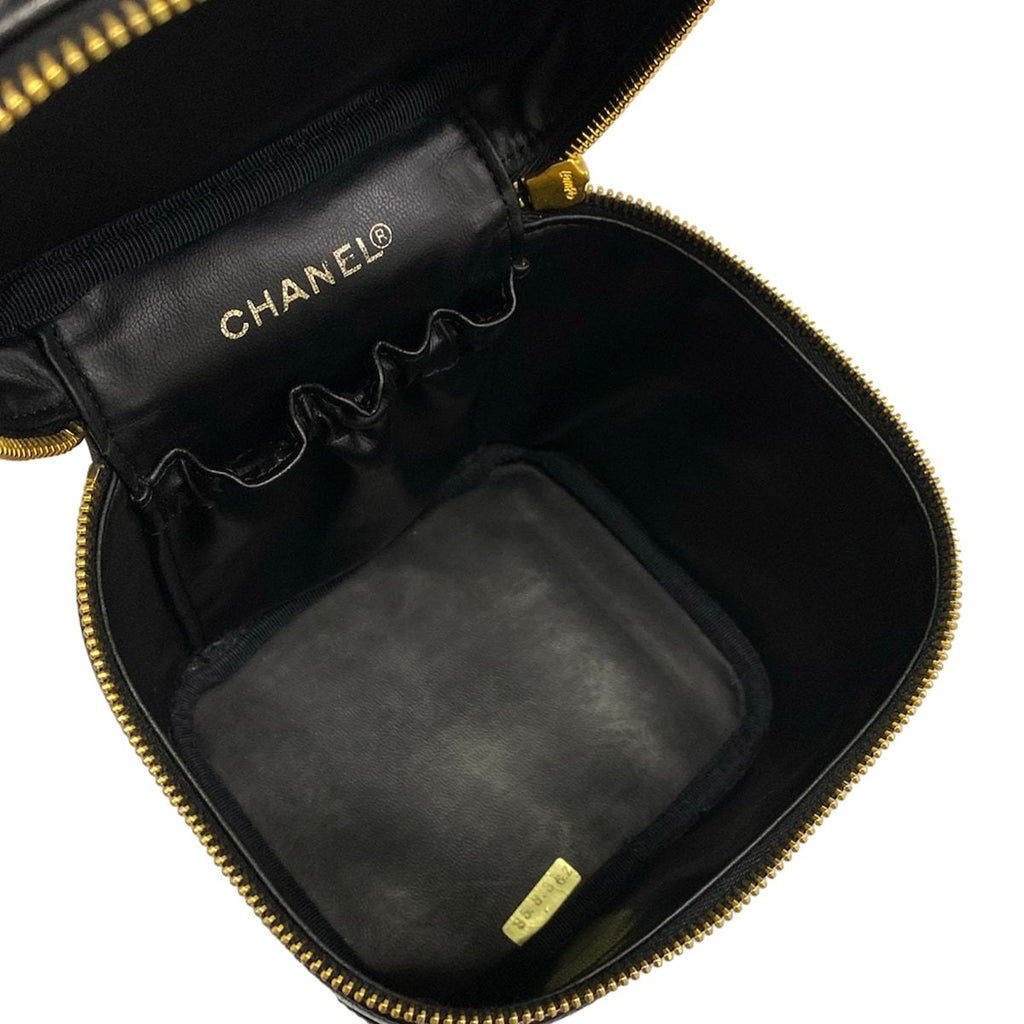 Chanel Vanity Bag Black Gold — view 7