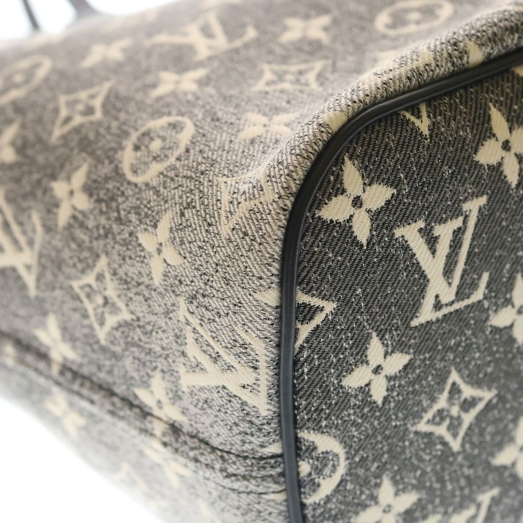 Louis Vuitton Monogram Neverfull MM Tote Gray — view 5