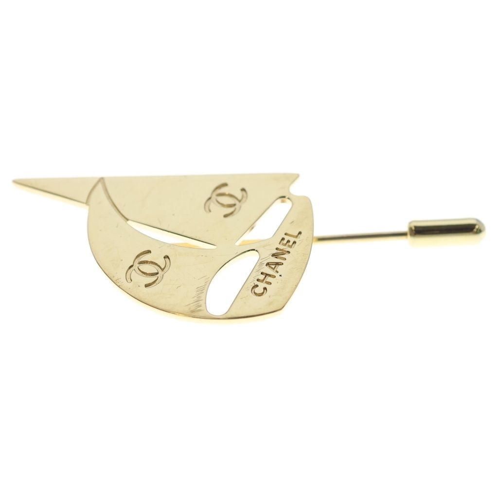 Chanel CC Logo Yacht Pin Badge Brooch Gold — view 3