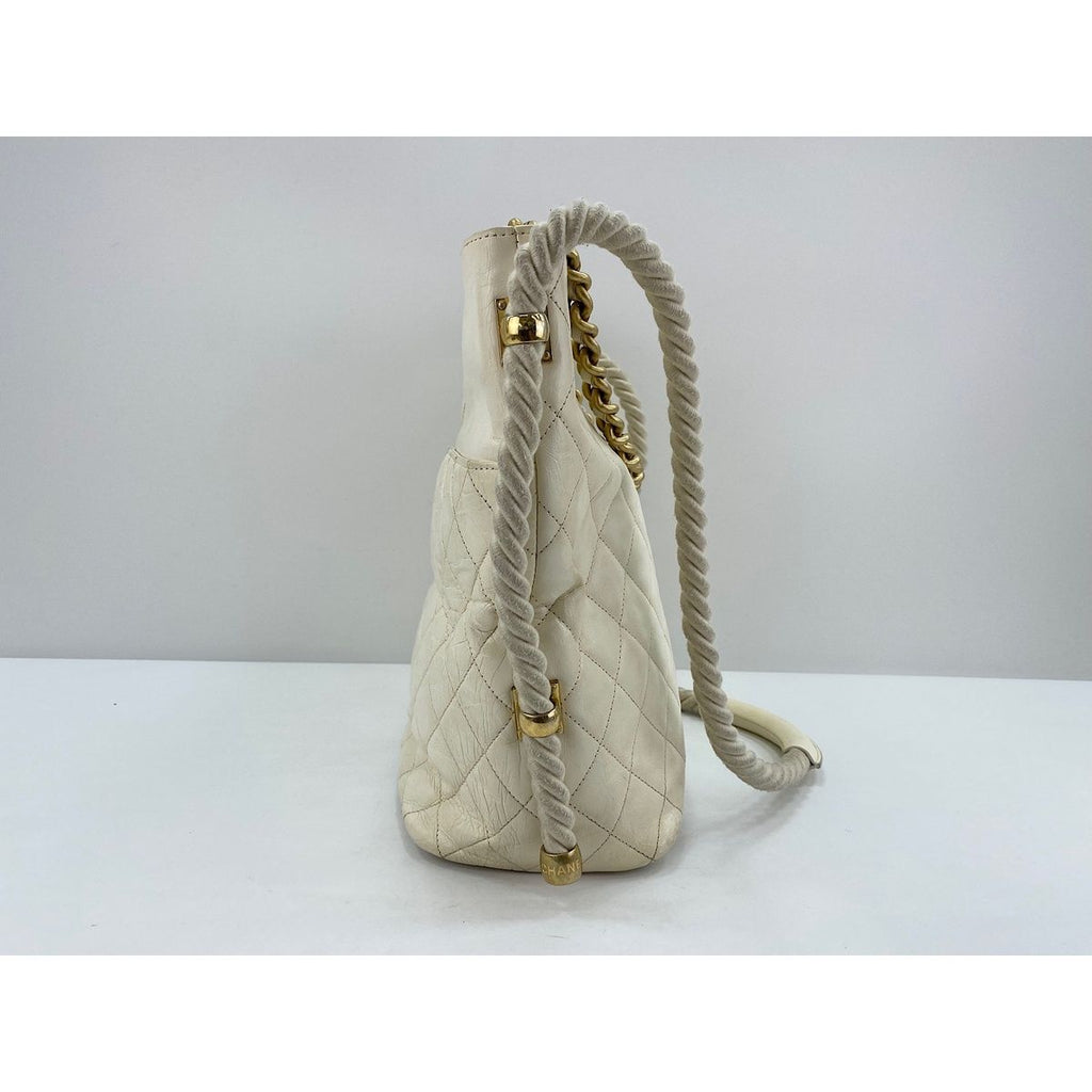 Chanel Shoulder Bag Calfskin Quilted — view 3