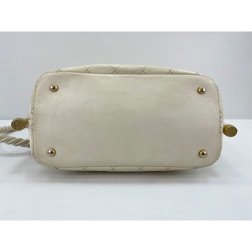 Chanel Shoulder Bag Calfskin Quilted — view 5
