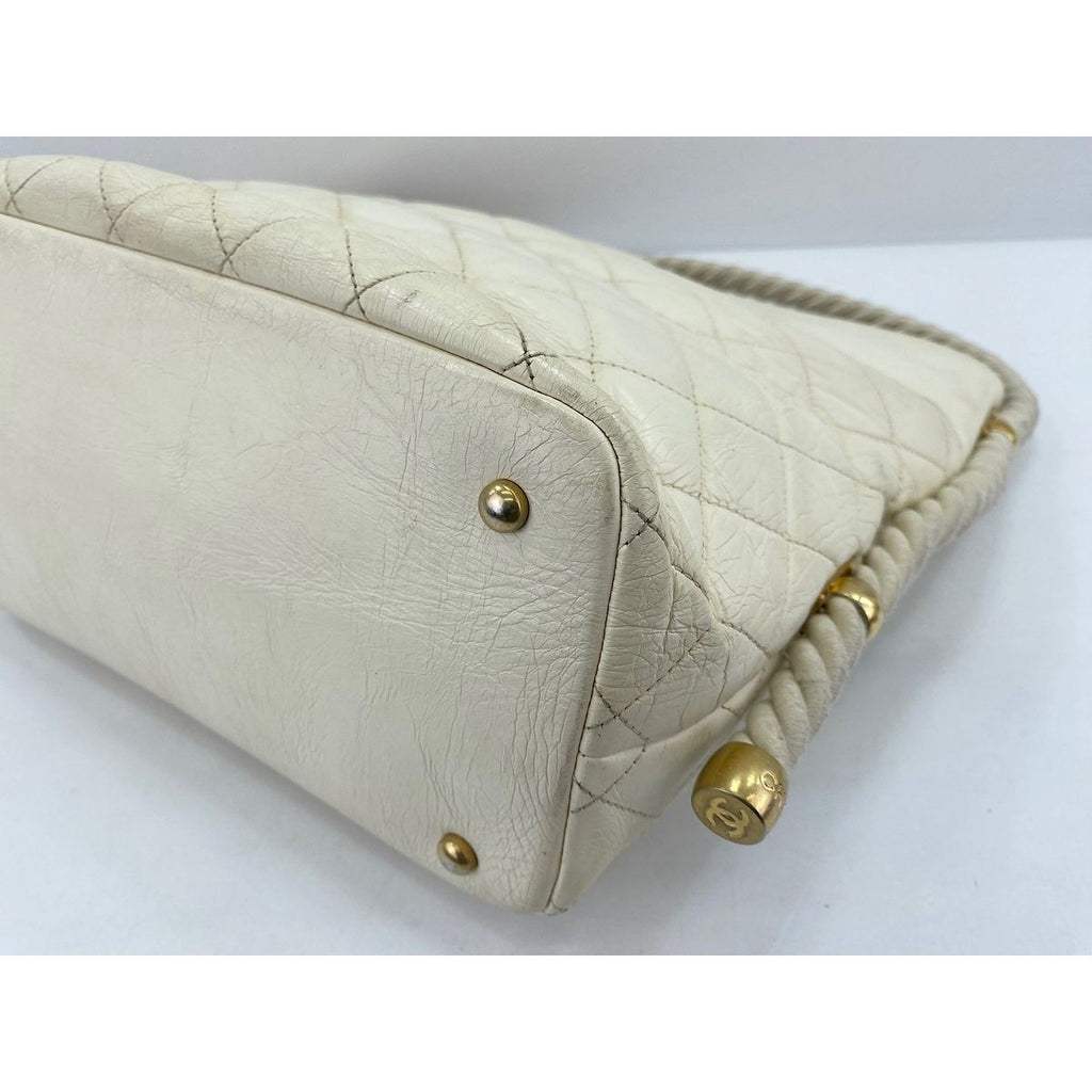 Chanel Shoulder Bag Calfskin Quilted — view 7