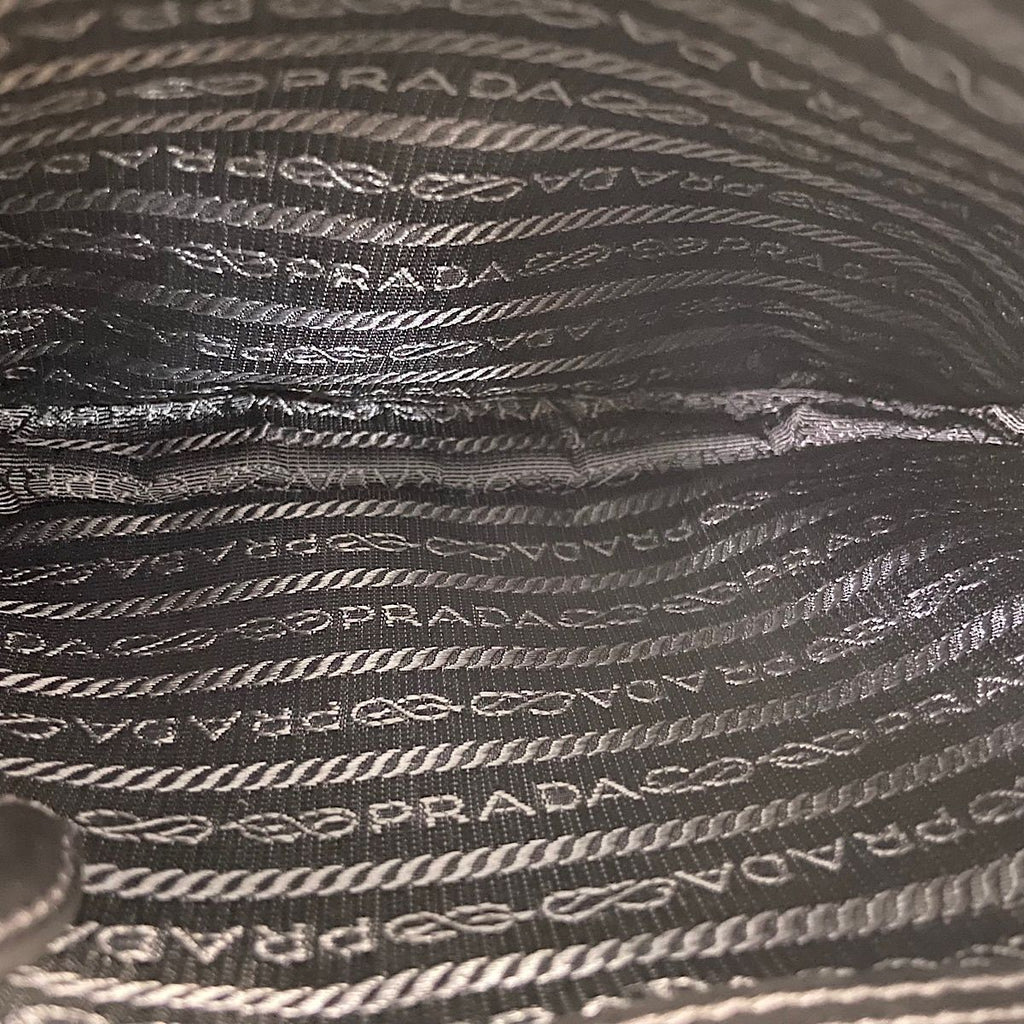 Prada Shoulder Bag Col Quilted — view 8