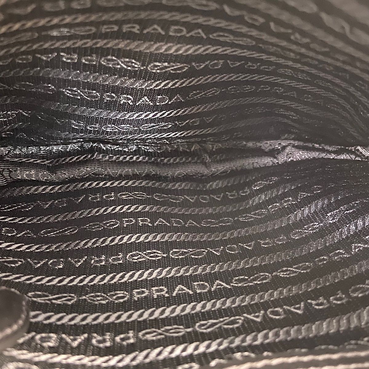Prada Shoulder Bag Col Quilted — view 8