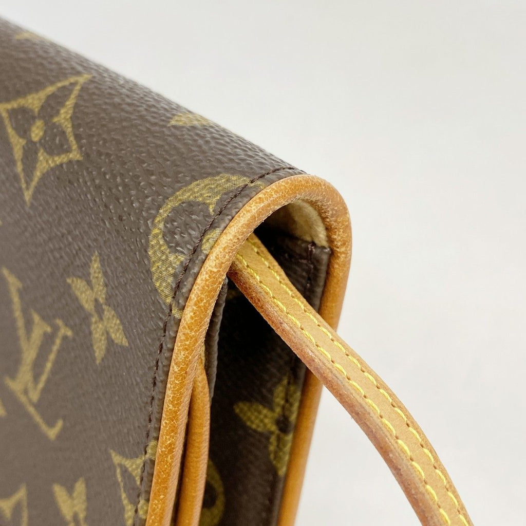 Louis Vuitton Shoulder Bag Monogram Pochette Twin GM Brown — view 6