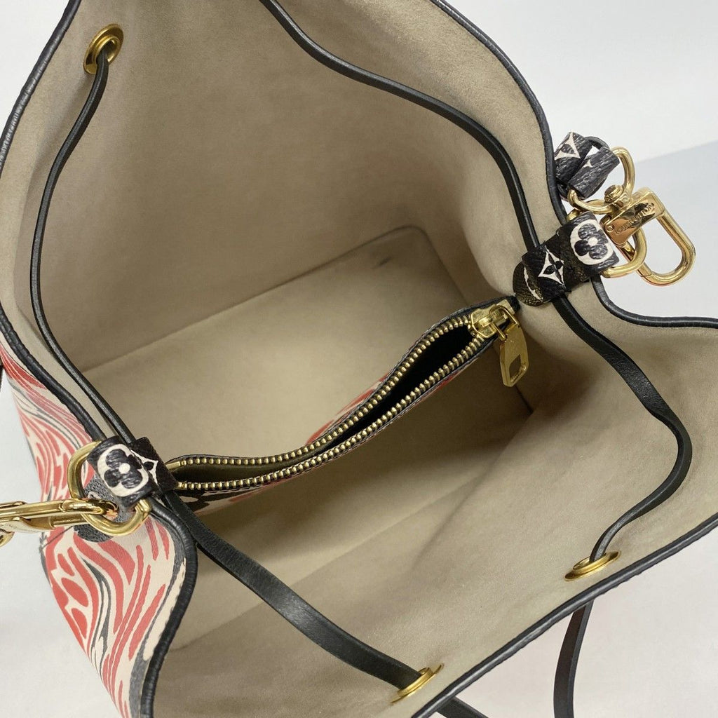 Louis Vuitton Shoulder Bag Monogram Giant Neo Noe Cream Rouge — view 4