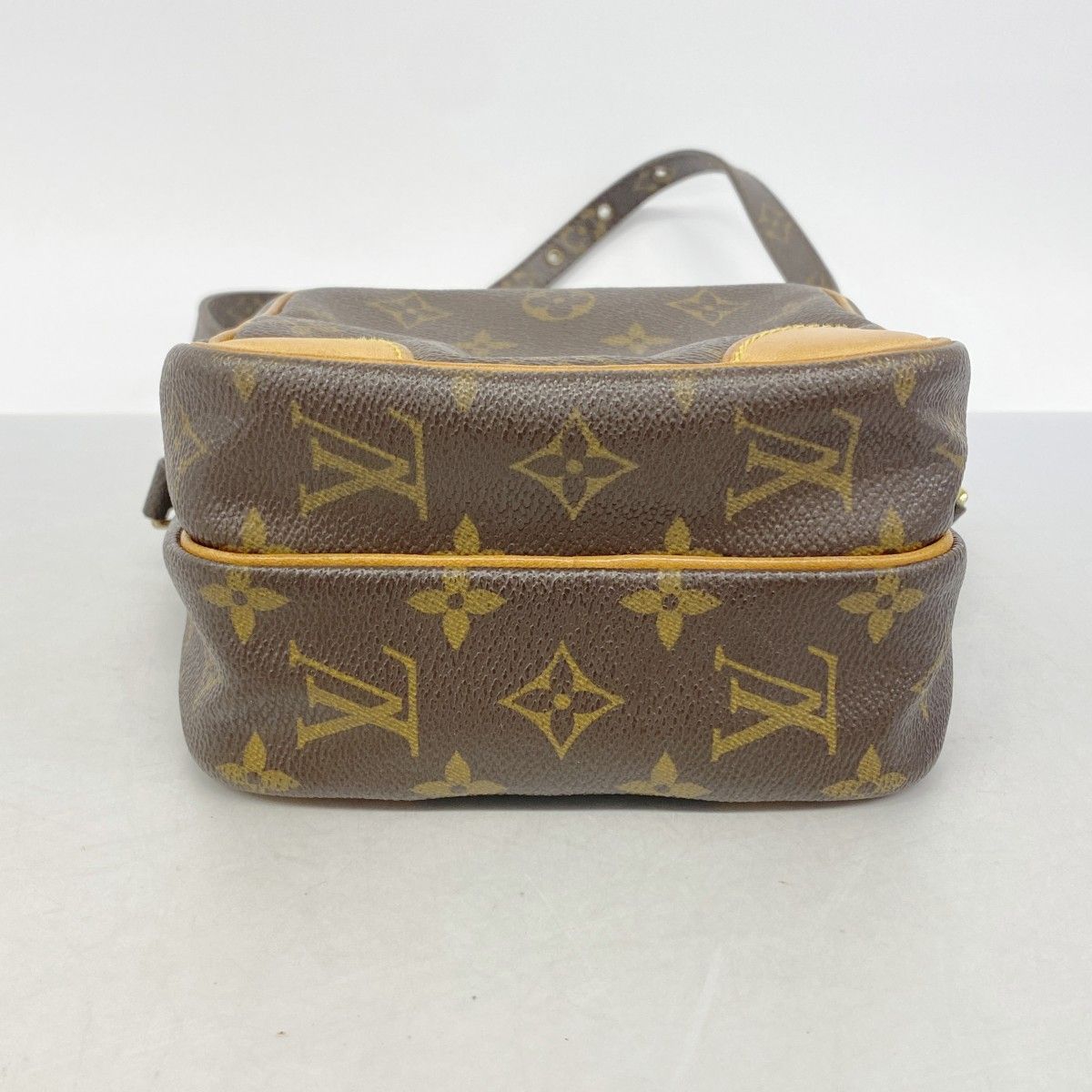Louis Vuitton Shoulder Bag Monogram Amazon Brown — view 3