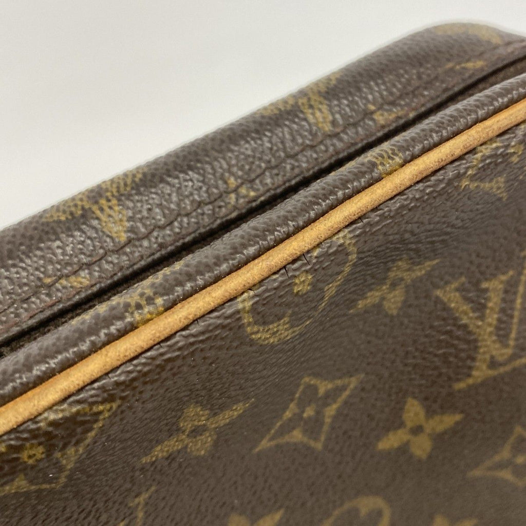 Louis Vuitton Shoulder Bag Monogram Amazon Brown — view 8