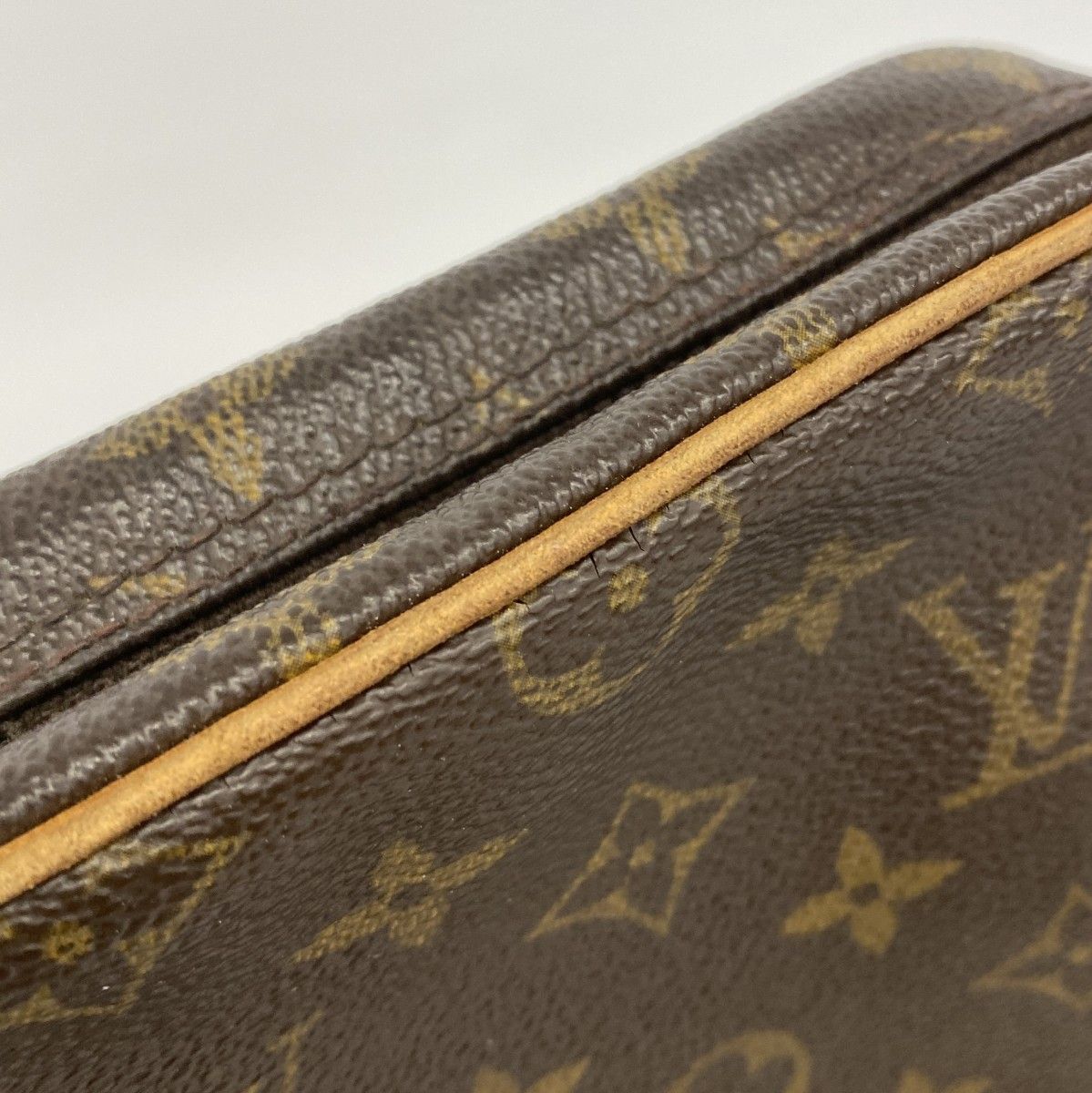 Louis Vuitton Shoulder Bag Monogram Amazon Brown — view 8