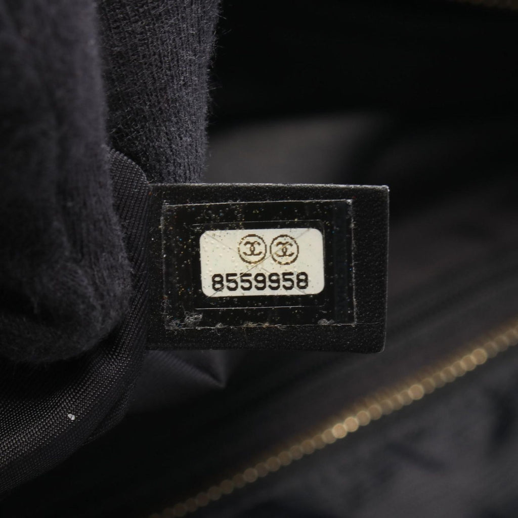 Chanel Tote New Travel Line GM Black Leather GM — view 5