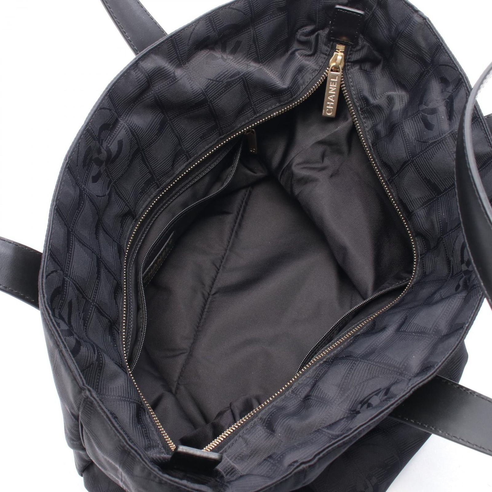 Chanel Tote New Travel Line GM Black Leather GM — view 3