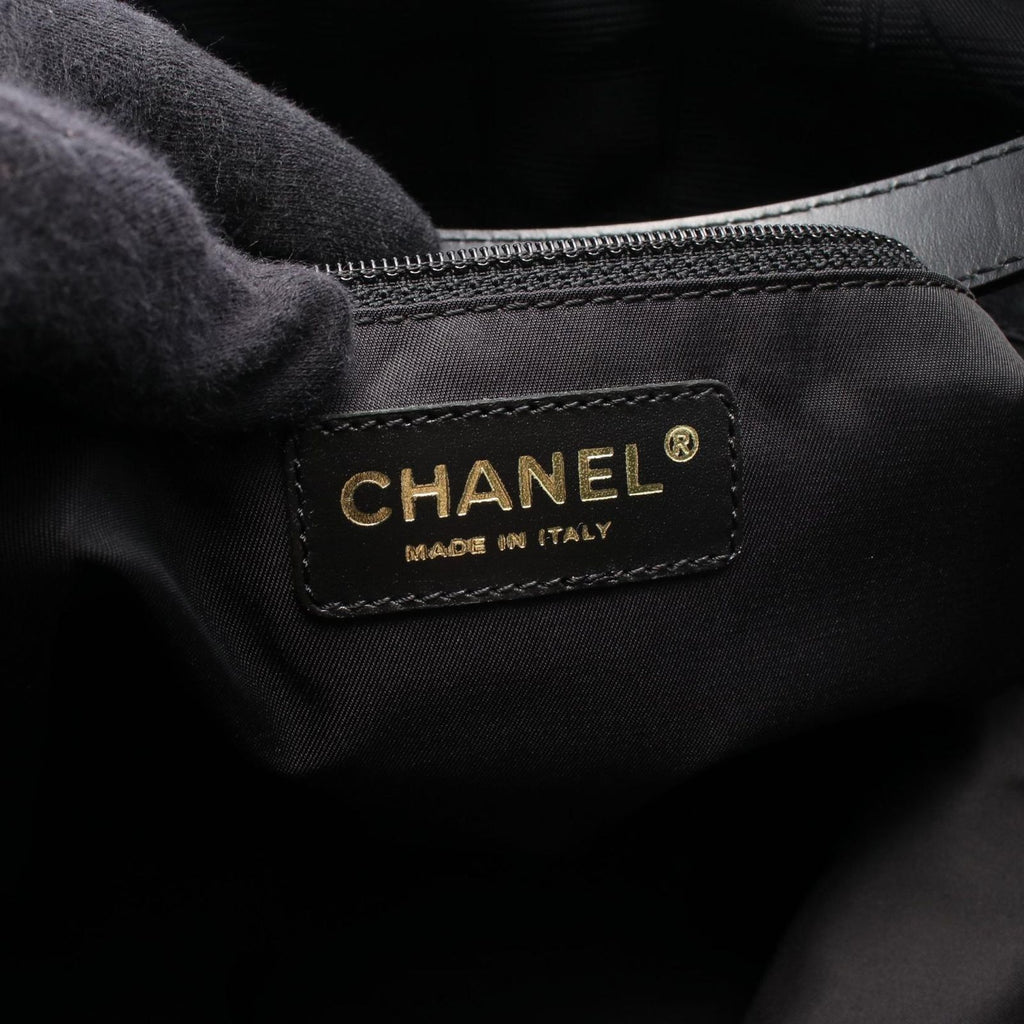 Chanel Tote New Travel Line GM Black Leather GM — view 4