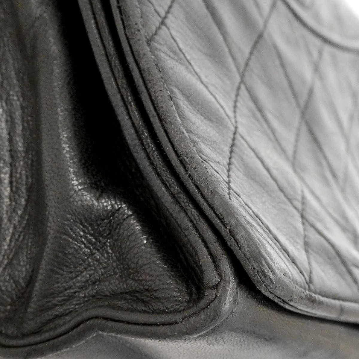 Chanel Shoulder Bag Quilted Lambskin Black Gold — view 6