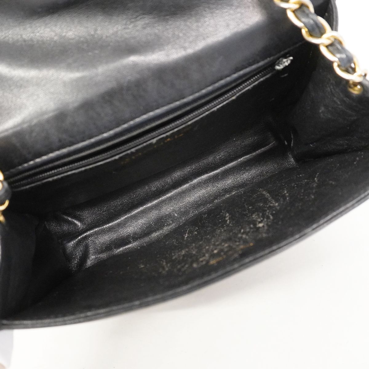 Chanel Shoulder Bag Quilted Lambskin Black Gold — view 4