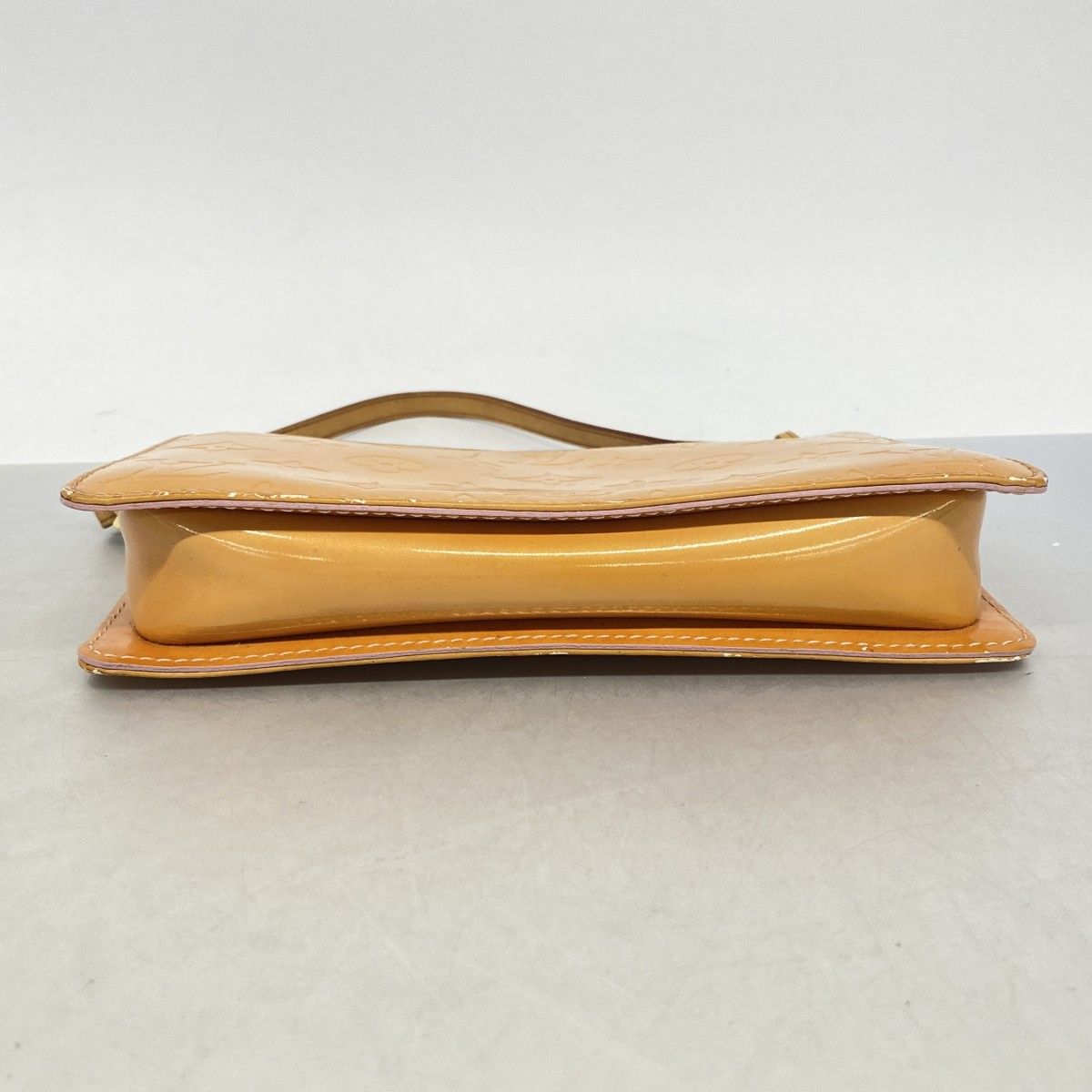 Louis Vuitton Pouch Vernis Lexington Marshmallow Pink — view 3