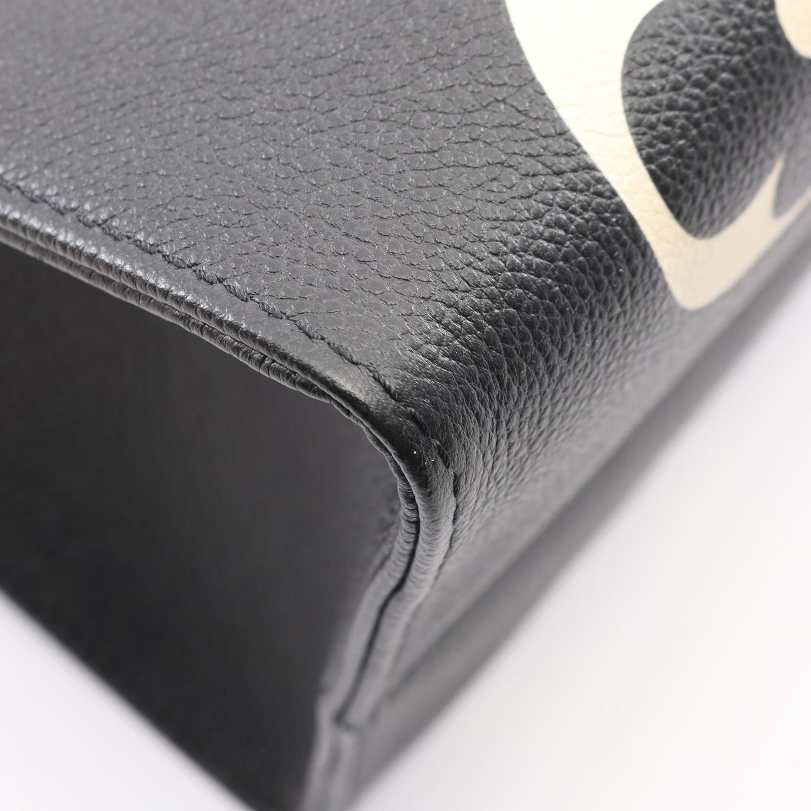 Louis Vuitton Tote On The Go GM Bicolor 2-Way Black Beige Leather — view 5