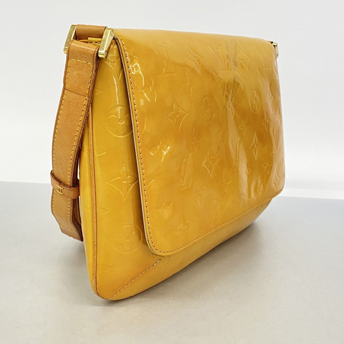 Louis Vuitton Shoulder Bag Vernis Thompson Street Beige — view 2