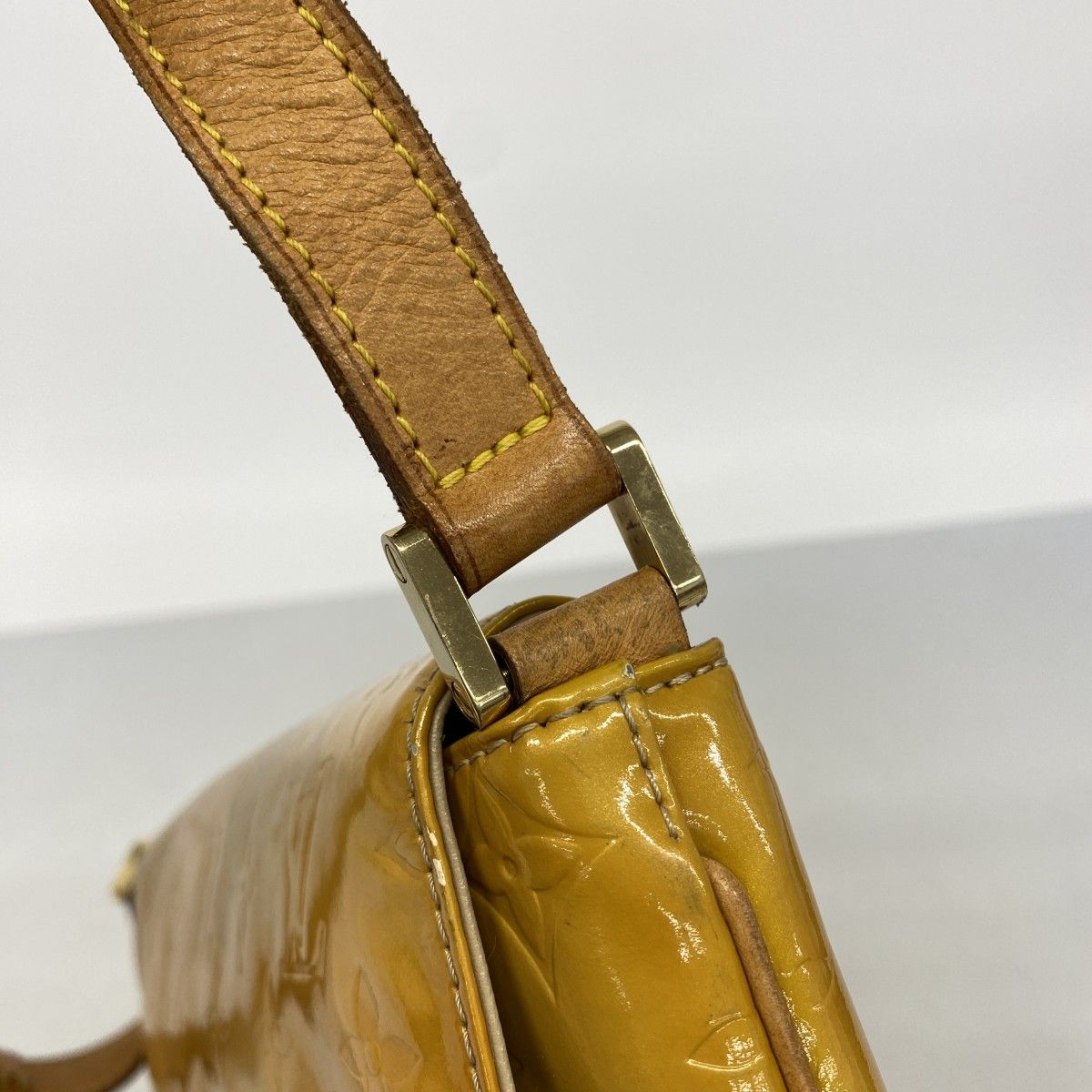 Louis Vuitton Shoulder Bag Vernis Thompson Street Beige — view 8