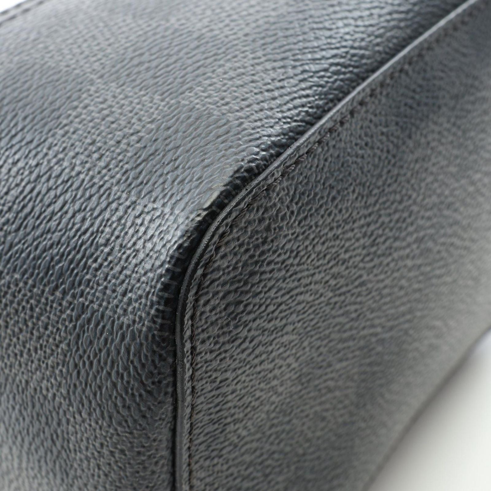 Louis Vuitton Pouch Cube de Langemont PM Leather — view 7