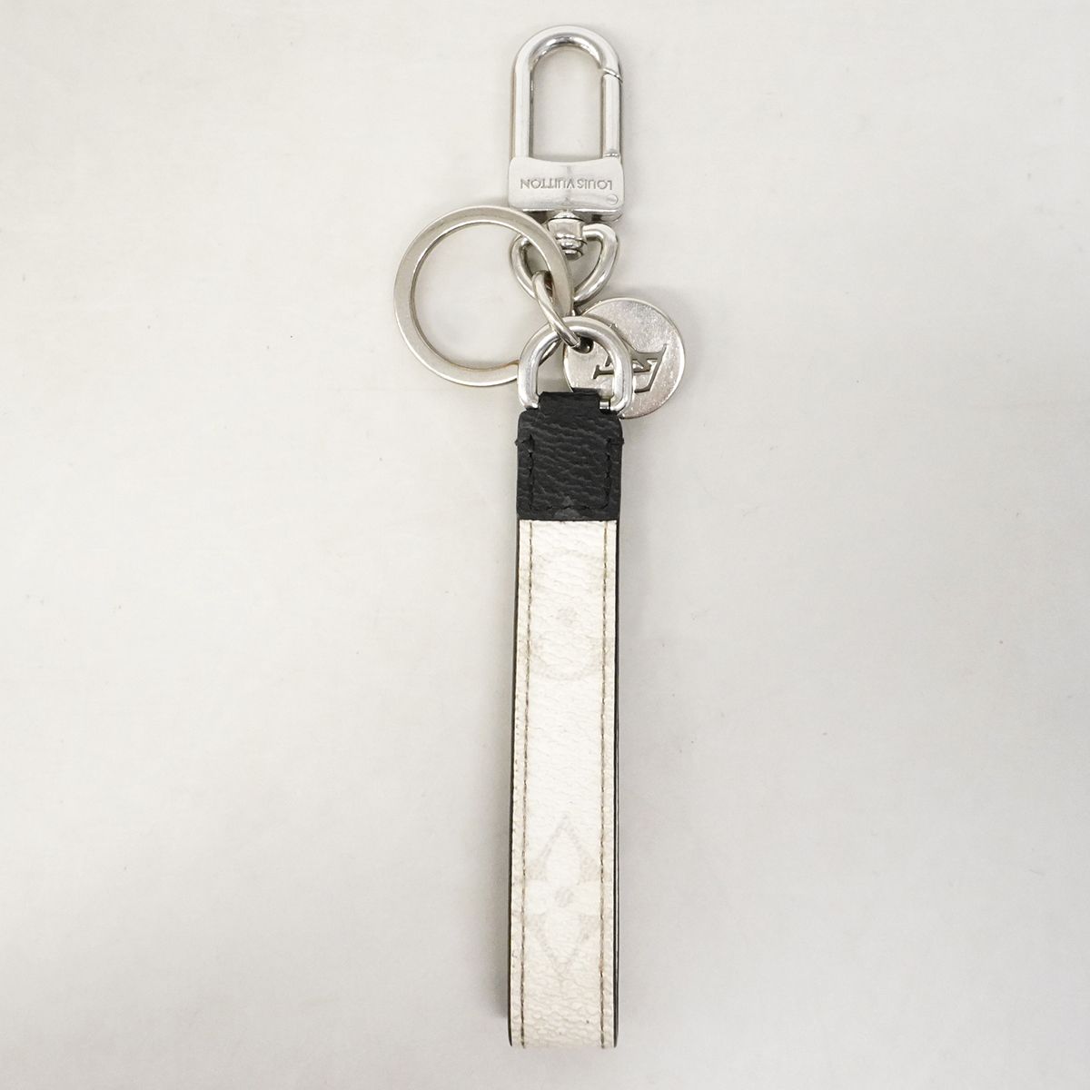 Louis Vuitton Key Holder Charm Monogram Eclipse White Dragonne — view 7