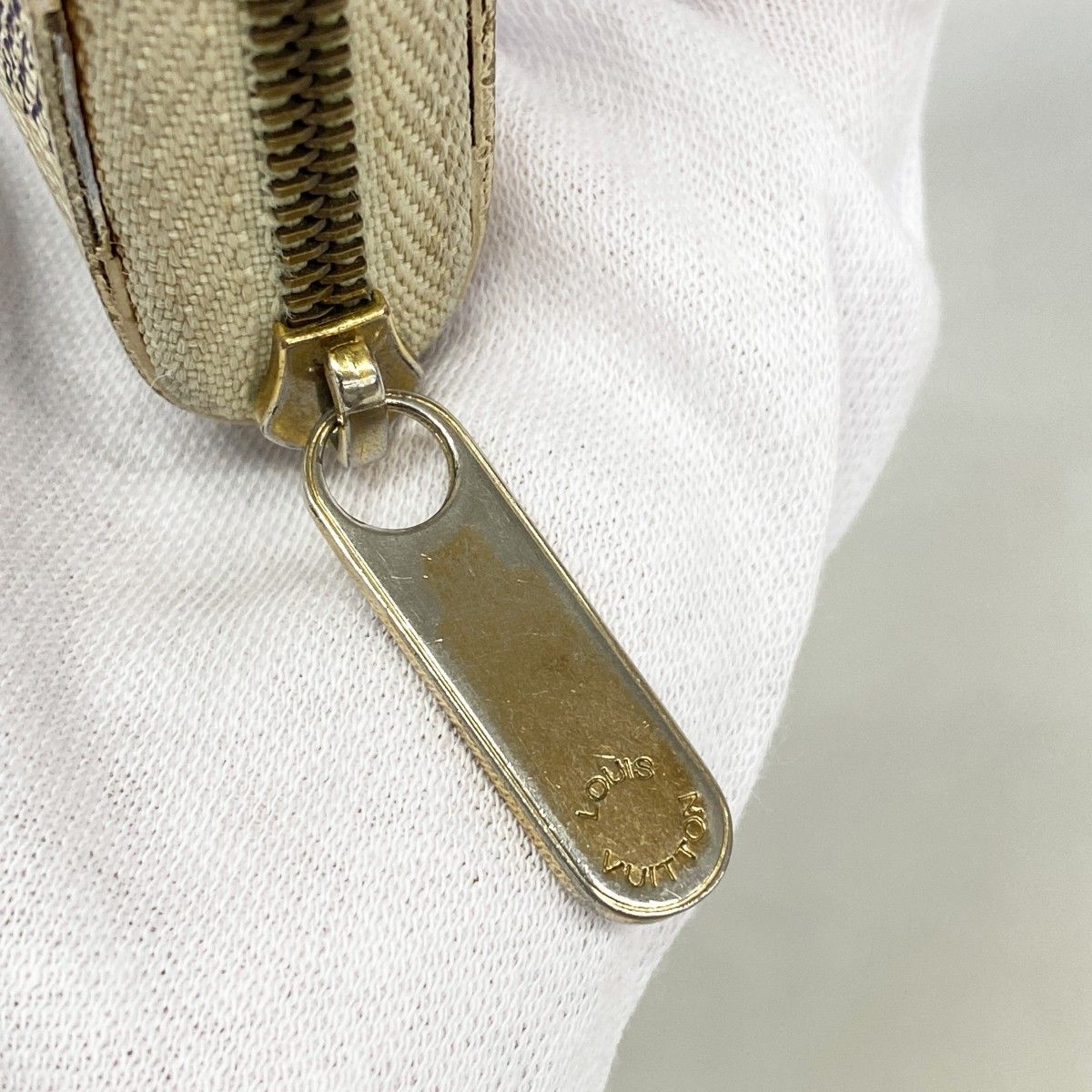 Louis Vuitton Coin Case Damier Azur Zippy Purse White — view 7