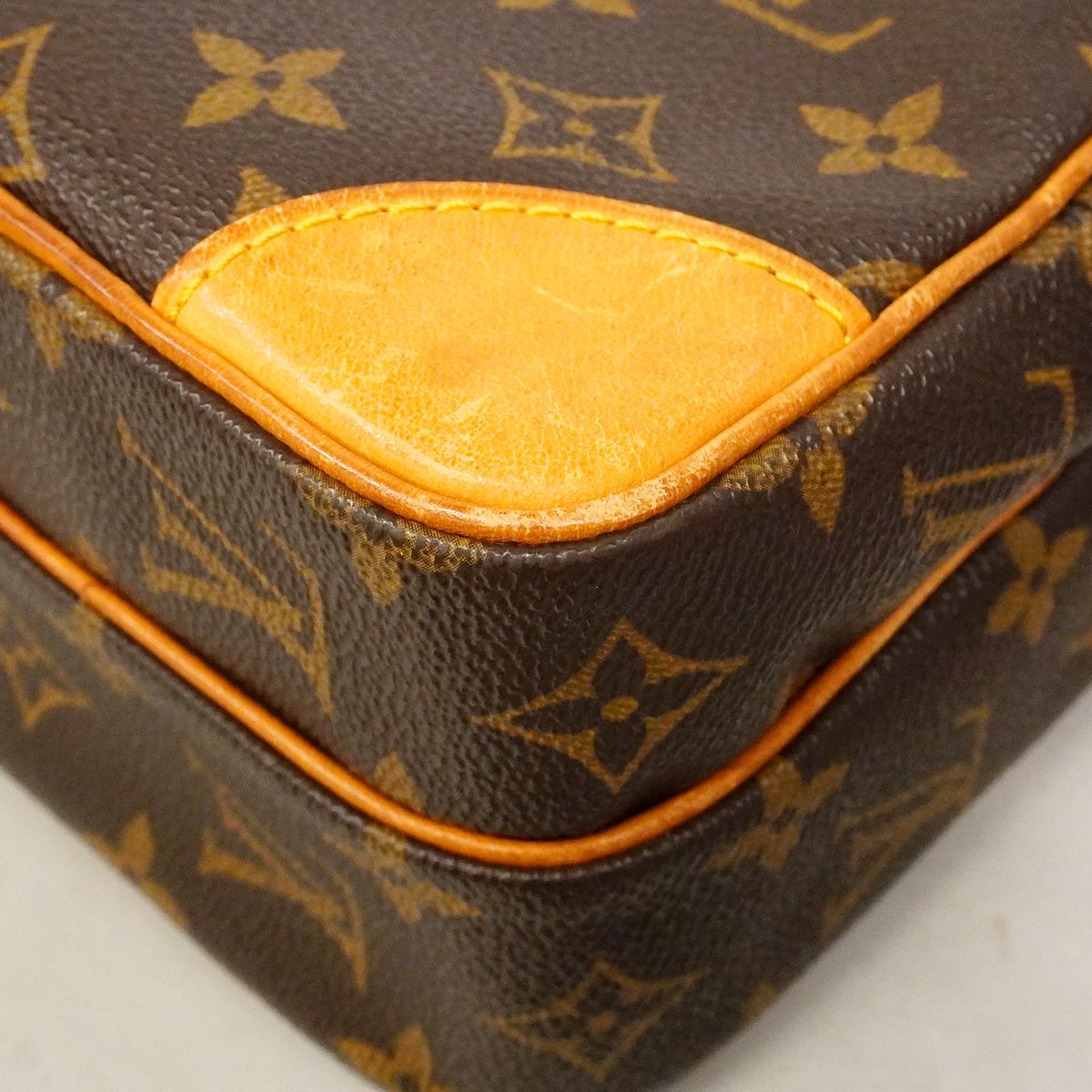 Louis Vuitton Shoulder Bag Monogram Amazon Brown — view 6