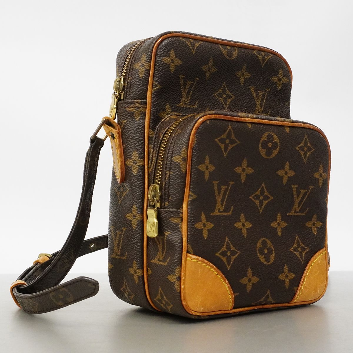 Louis Vuitton Shoulder Bag Monogram Amazon Brown — view 2