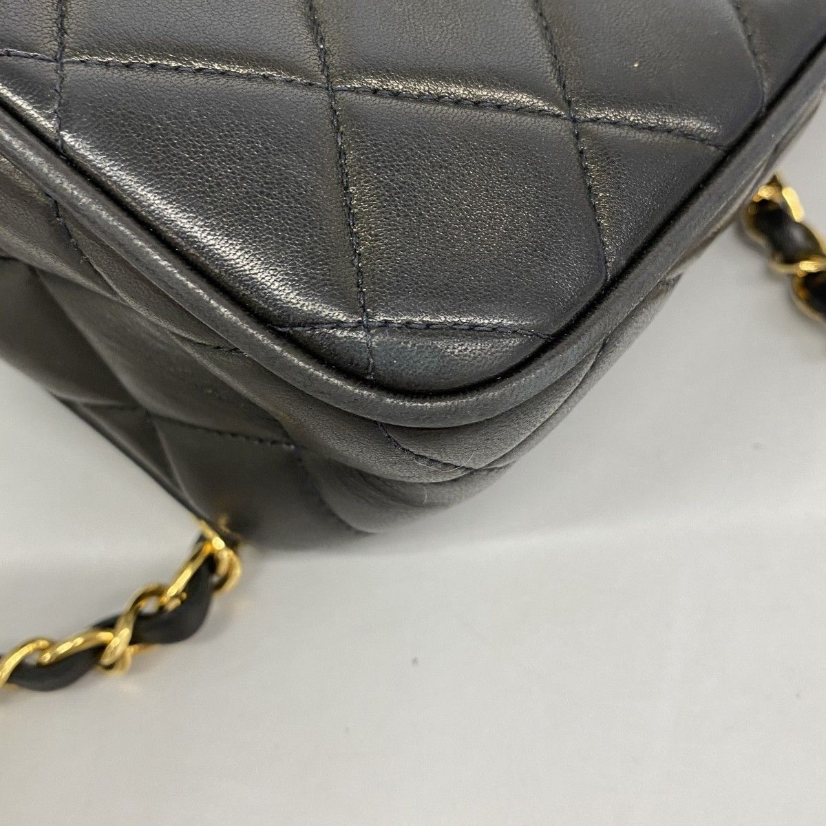 Chanel Shoulder Bag Quilted Brilliant Lambskin Black Gold — view 6
