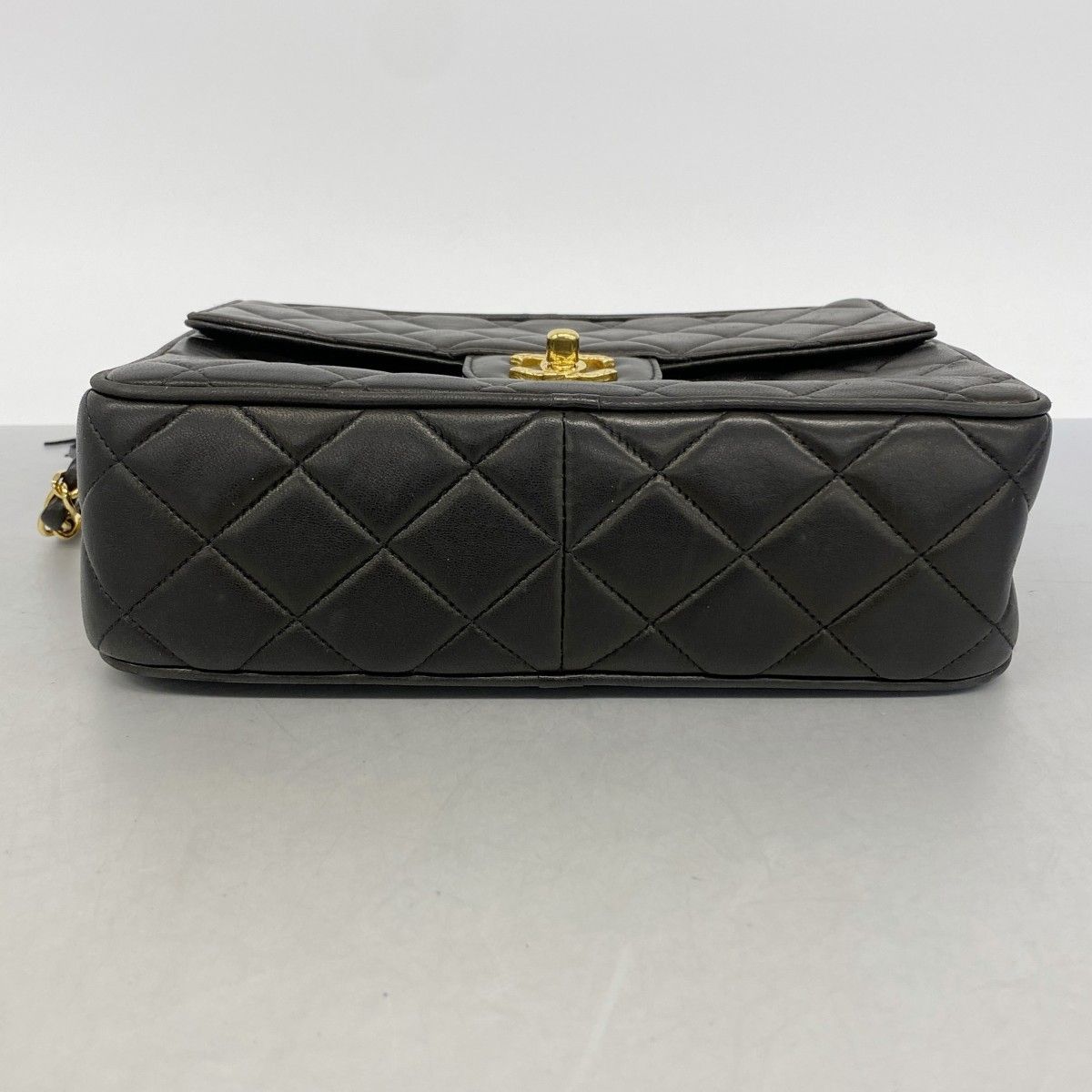 Chanel Shoulder Bag Quilted Brilliant Lambskin Black Gold — view 3