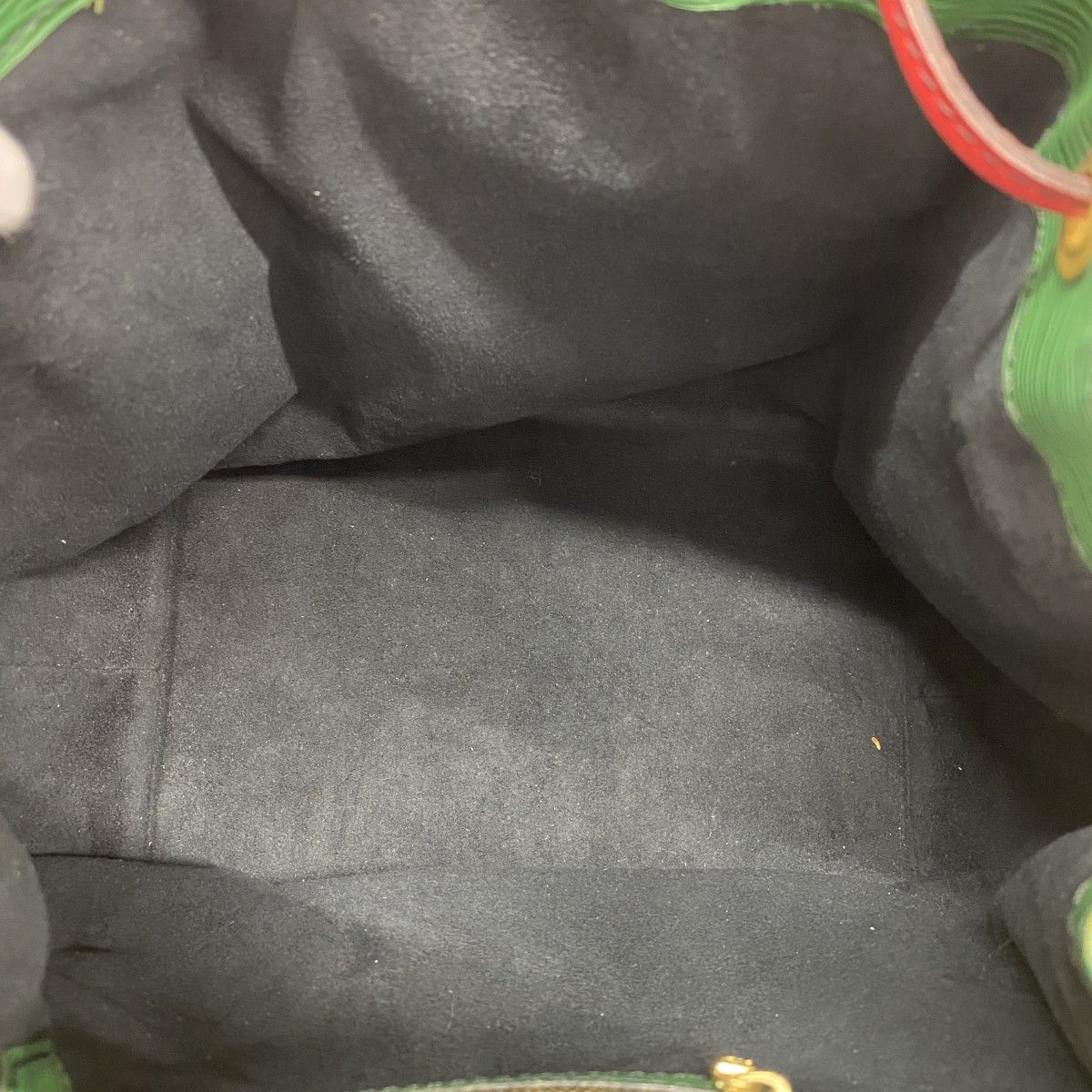 Louis Vuitton Shoulder Bag Epi Petit Noe Borneo Green Castilian — view 4