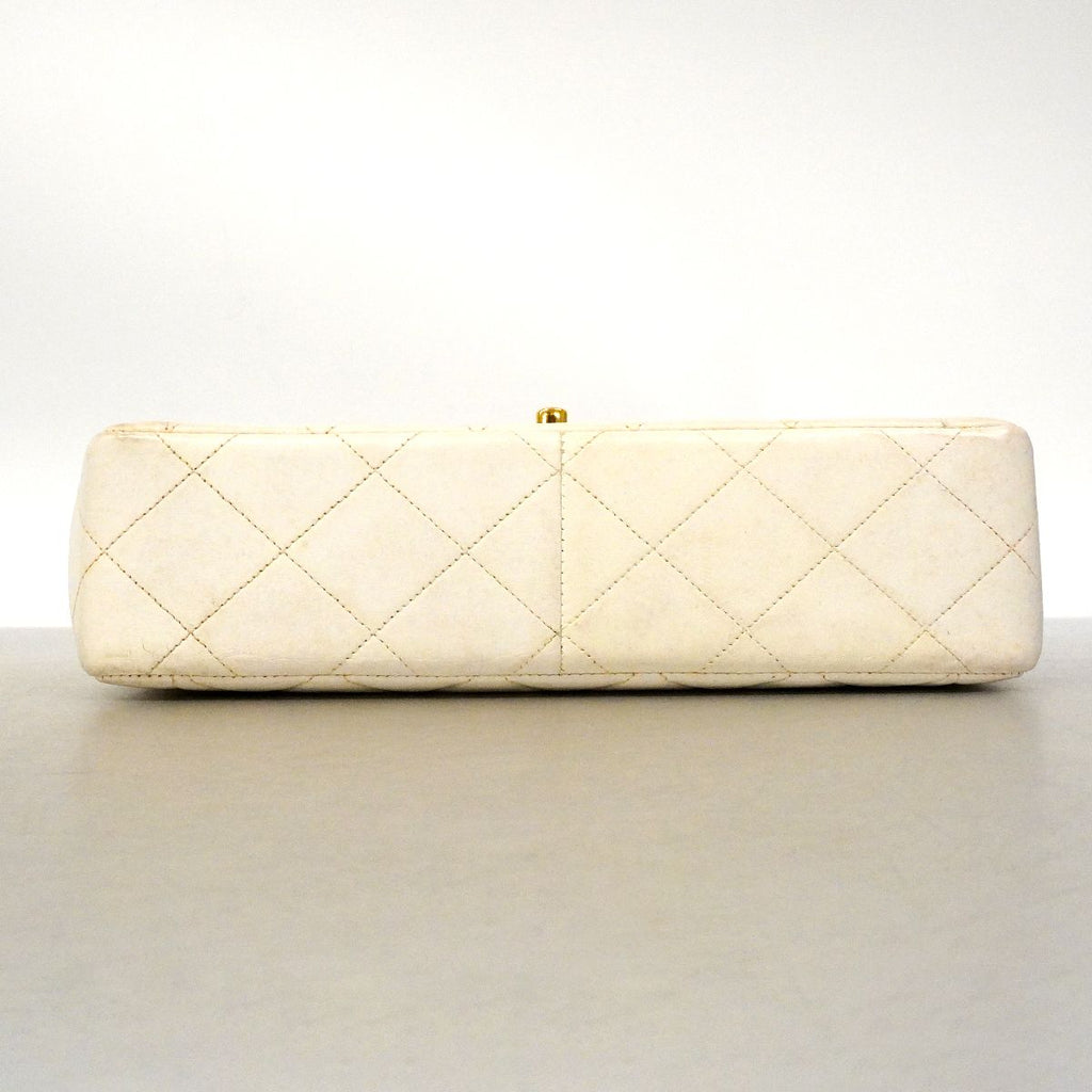 Chanel Shoulder Bag Quilted Lambskin White Gold — view 3