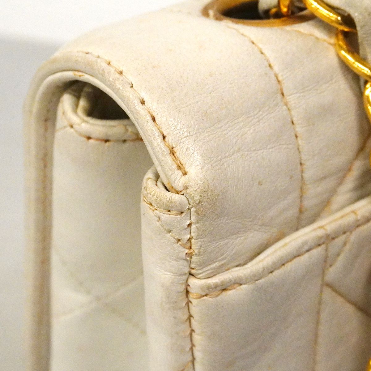 Chanel Shoulder Bag Quilted Lambskin White Gold — view 7
