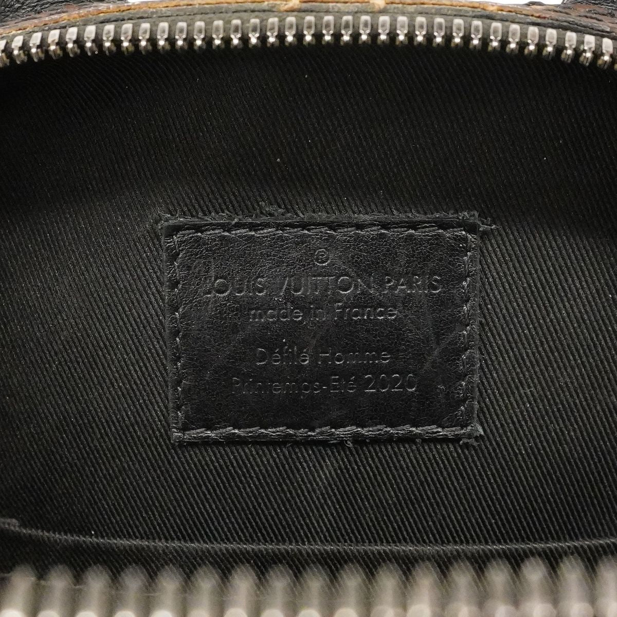 Louis Vuitton Shoulder Bag Monogram Tufting Vertical Soft Trunk Joanne — view 5