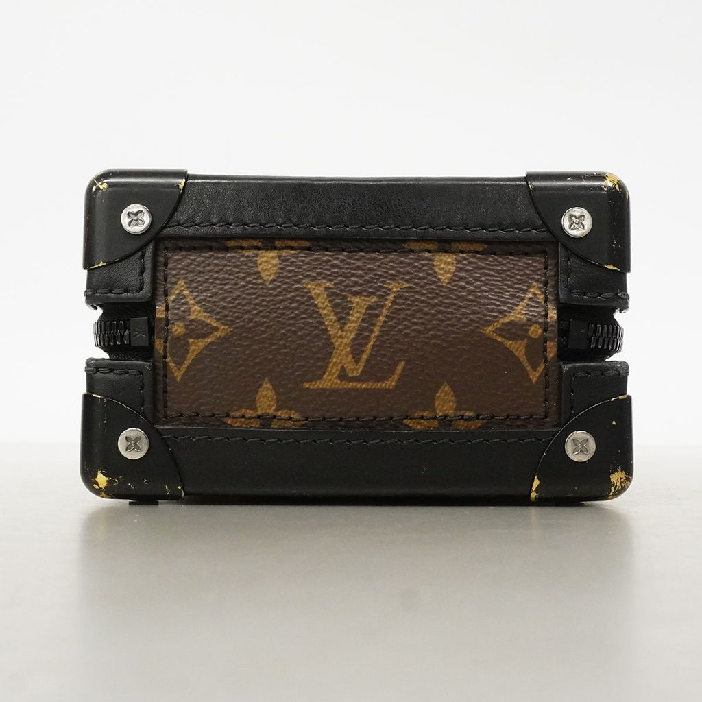 Louis Vuitton Shoulder Bag Monogram Tufting Vertical Soft Trunk Joanne — view 3