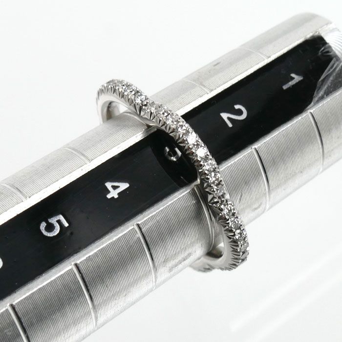 Chanel 18k White Gold Camellia Full Eternity Ring Diamond — view 5