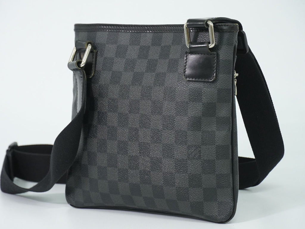 Louis Vuitton LV Thomas Damier Graphite Shoulder Bag Pochette Black Gray — view 2