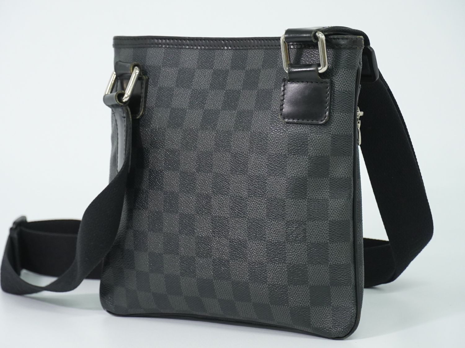 Louis Vuitton LV Thomas Damier Graphite Shoulder Bag Pochette Black Gray — view 2
