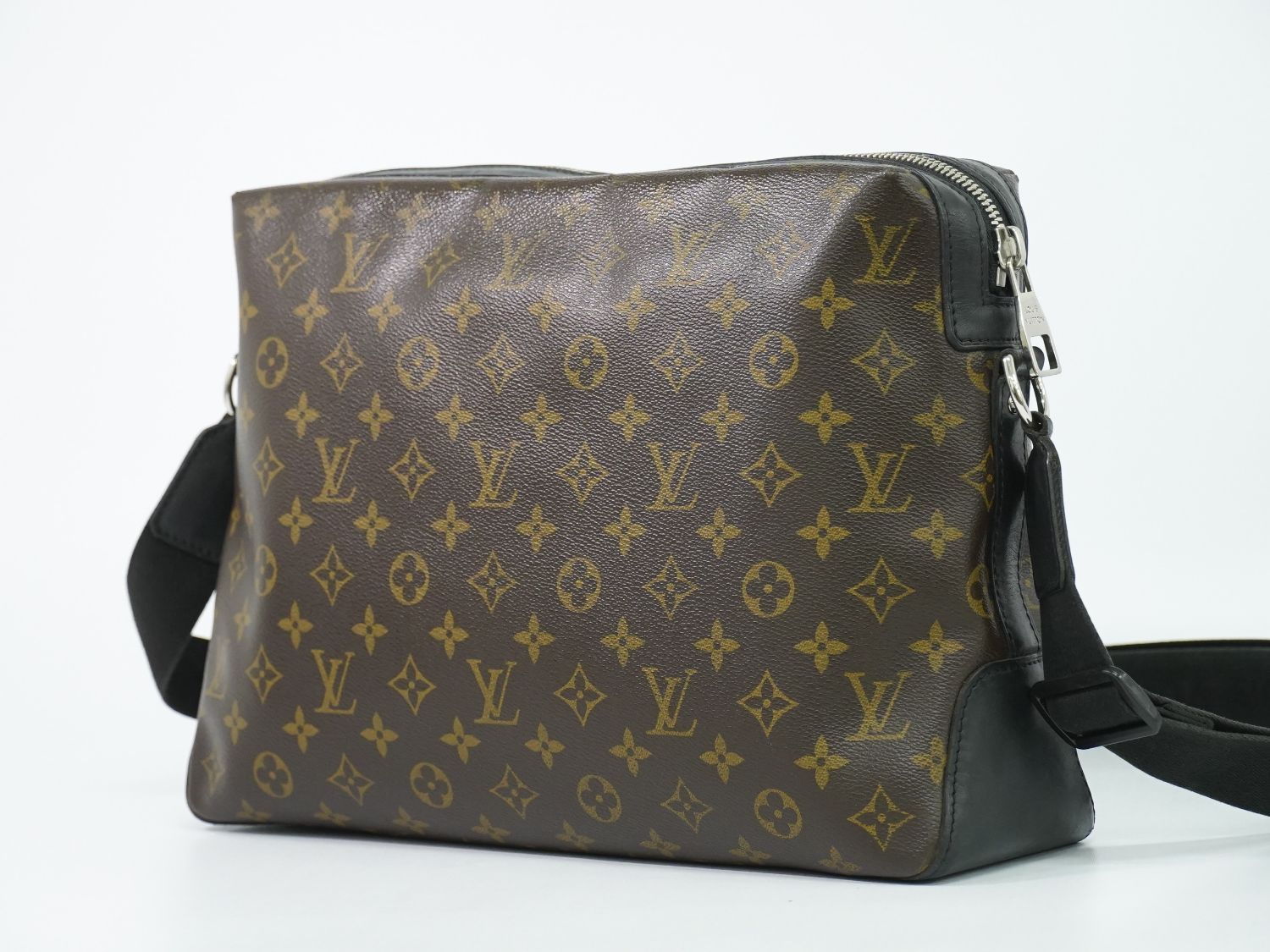 Louis Vuitton LV Torres Monogram Macassar Shoulder Bag Brown Black — view 2